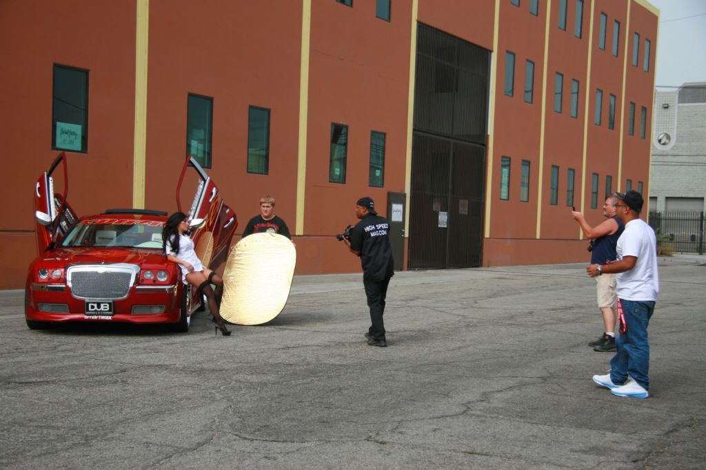Cody Wellman using a Reflector on a shoot for @HighSpeedMag